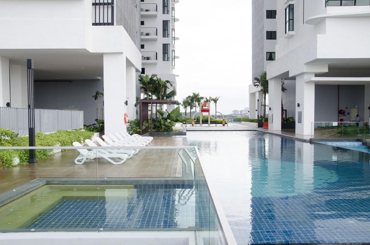 Holi Southkey Art Suite Johor Bahru Exterior photo