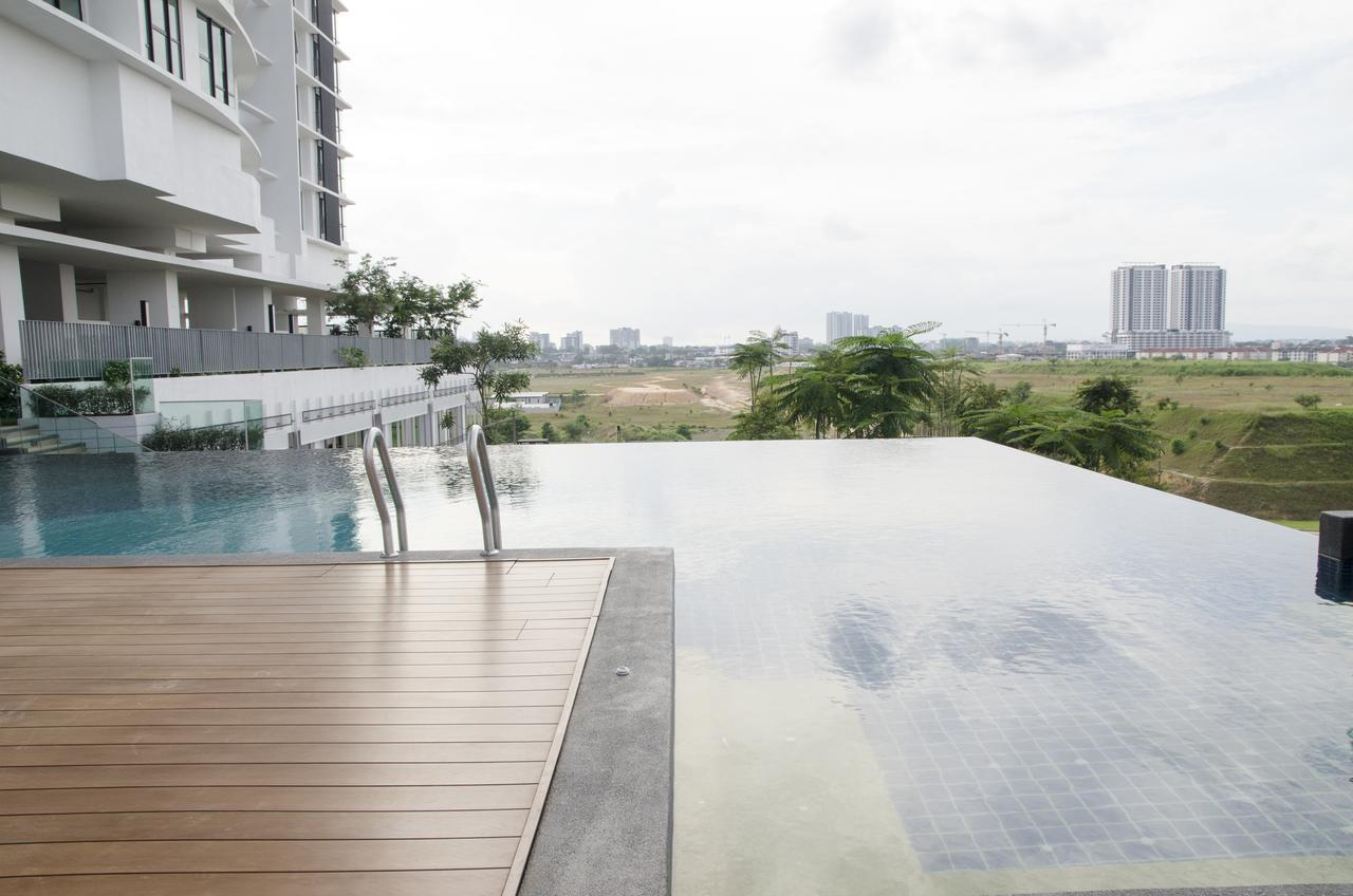 Holi Southkey Art Suite Johor Bahru Exterior photo
