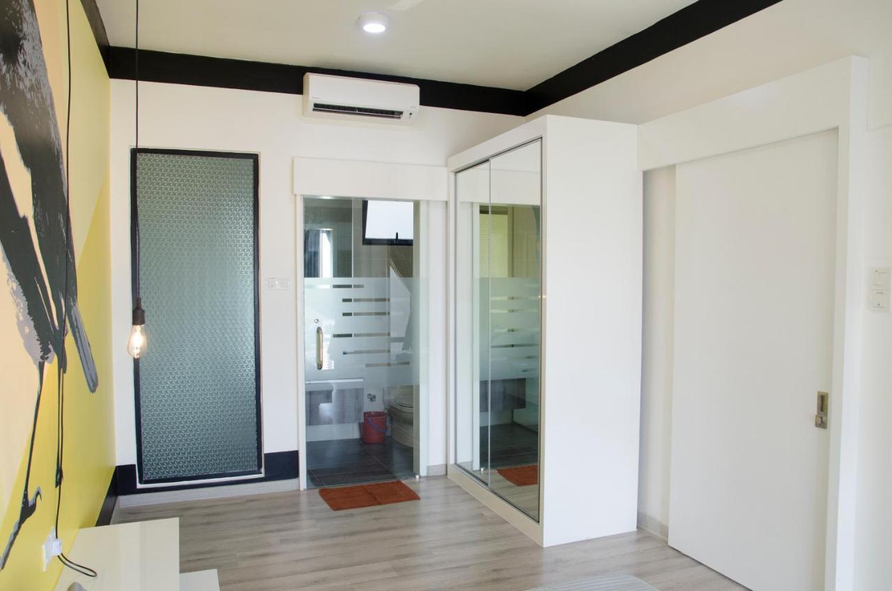 Holi Southkey Art Suite Johor Bahru Room photo