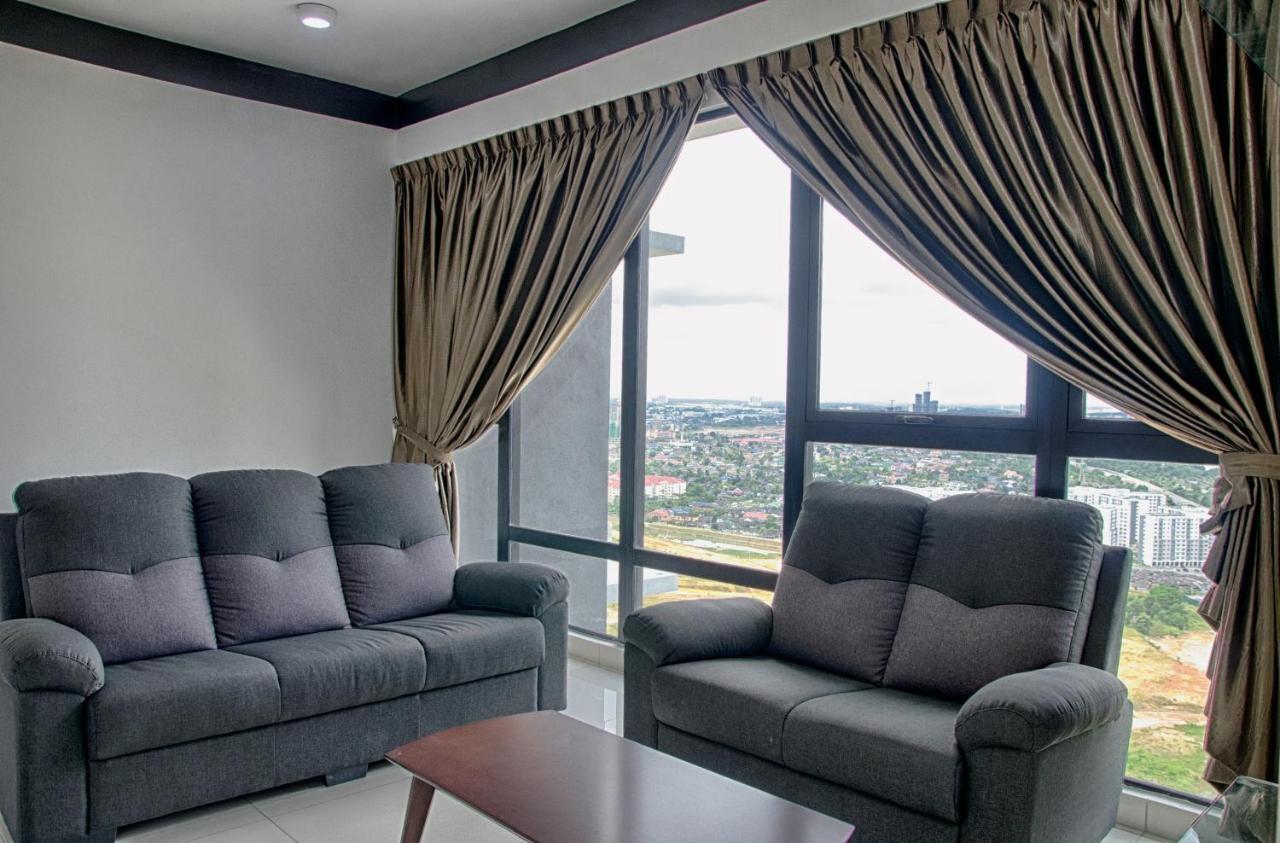 Holi Southkey Art Suite Johor Bahru Room photo